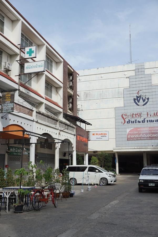 De Pumpkiin Hostel Phra Nakhon Si Ayutthaya Exteriör bild